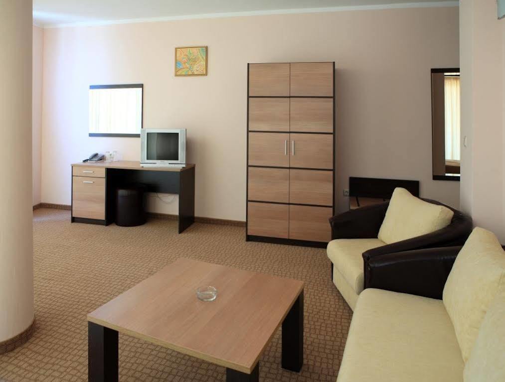 Hotel Bijou ラヴダ エクステリア 写真